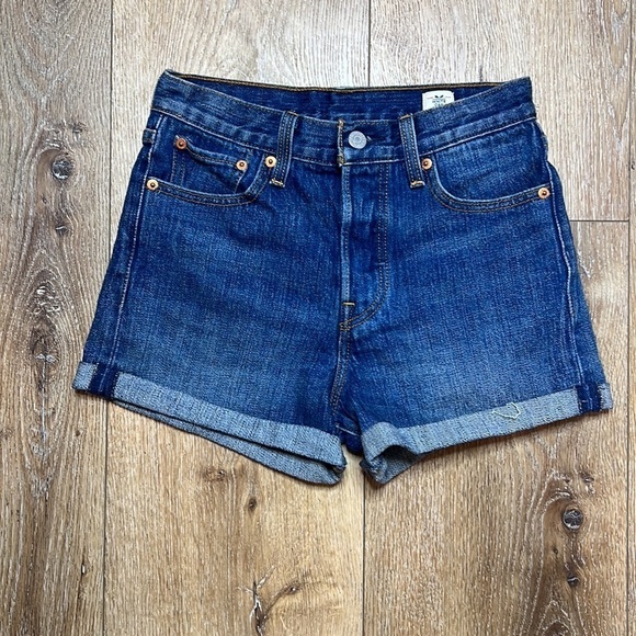 Levi’s Cuffed White Cone Denim Shorts Size 26 - Picture 3 of 8